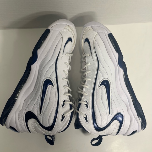 nike air total max uptempo white navy
